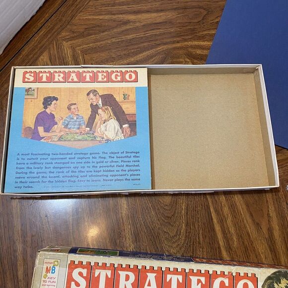 Vtg 1961 Stratego Family Board Game War Strategy 4916 100% Complete Rough Box - Picture 12 of 16